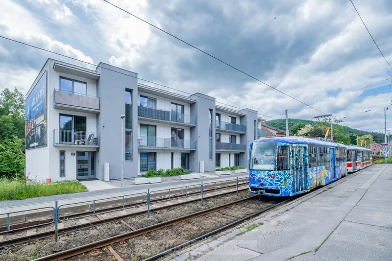 Studio 7 Brno-Komín – u zastávky Branka